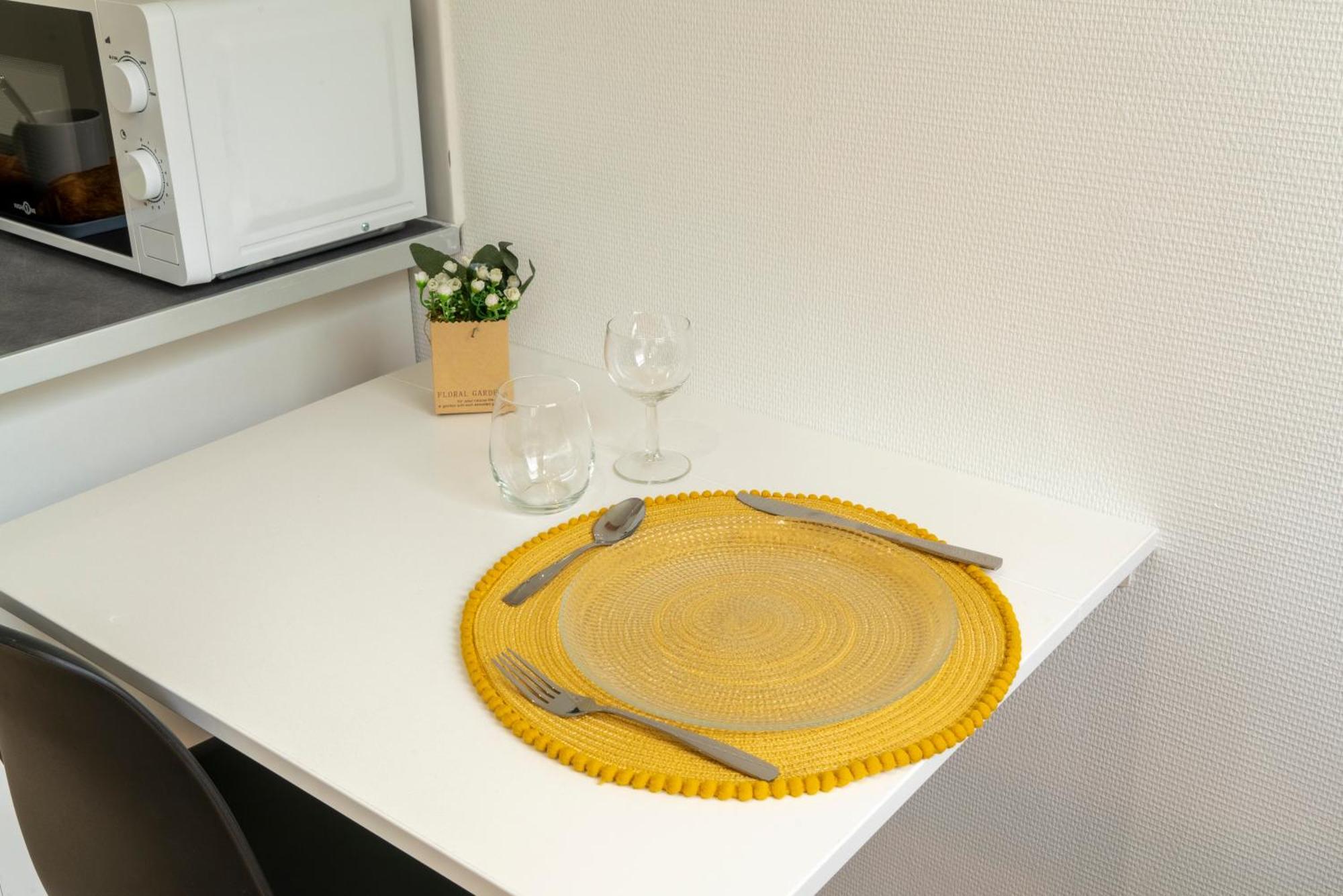 Stockholm- Studio Cosy Et Patio, Proche Centre Charleville-Mézières Dış mekan fotoğraf