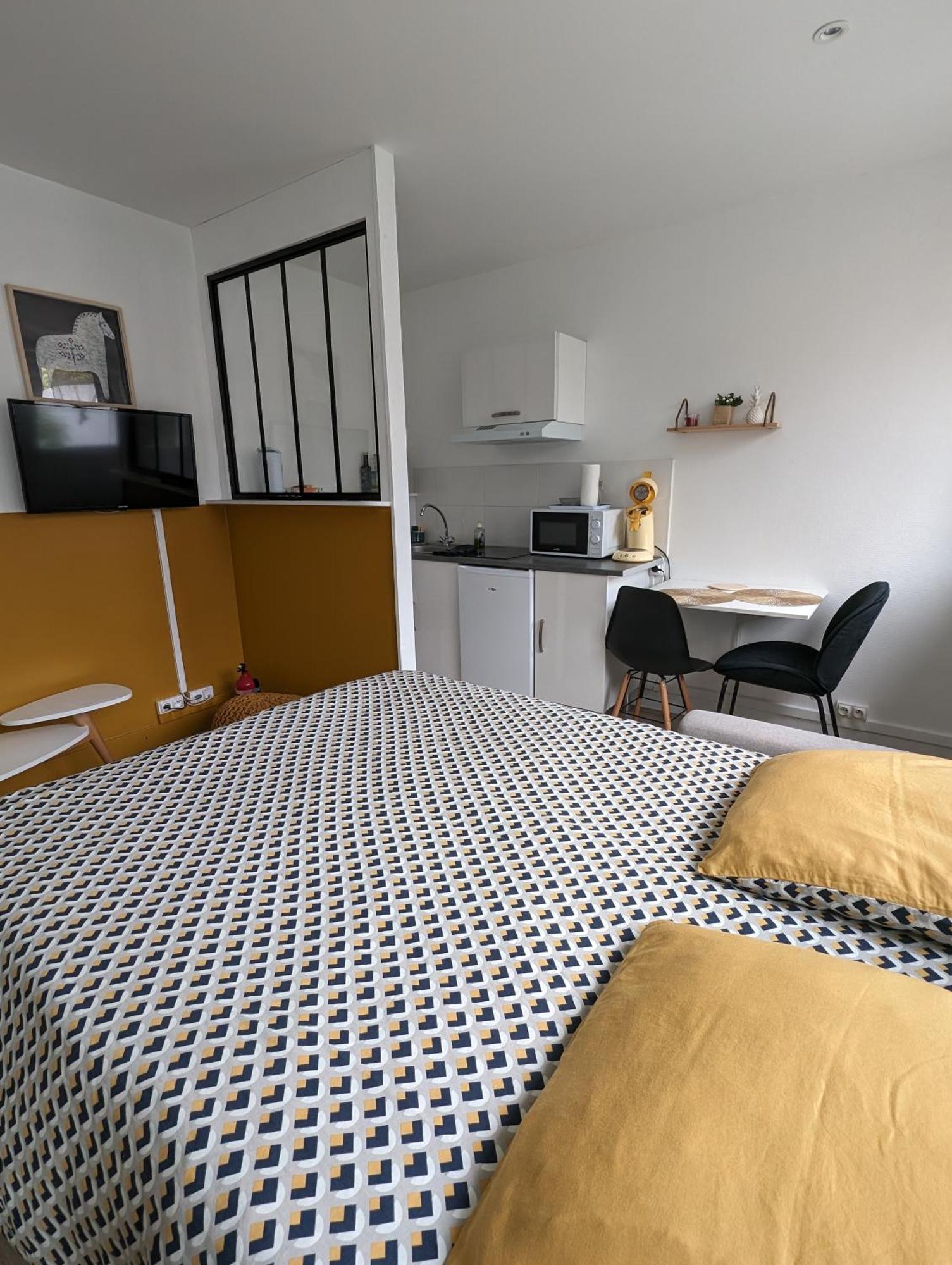 Stockholm- Studio Cosy Et Patio, Proche Centre Charleville-Mézières Dış mekan fotoğraf